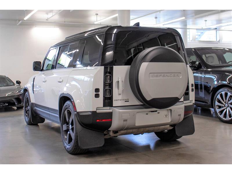2021
Land Rover
Defender