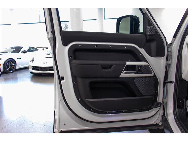 2021
Land Rover
Defender