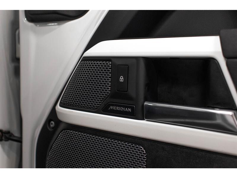2021
Land Rover
Defender