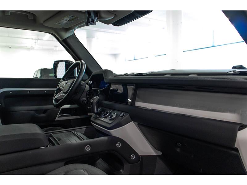 2021
Land Rover
Defender
