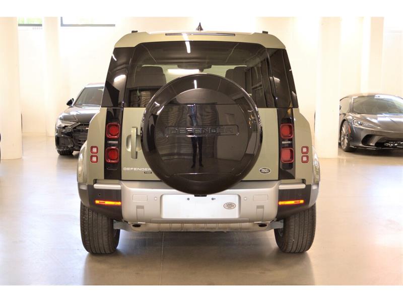 2023
Land Rover
Defender